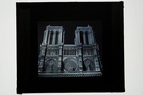 SFP_Paris_1931_Notre_Dame.jpg