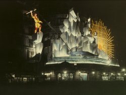 FRSFP_0806im_A_0389 - L&amp;eacute;on GIMPEL - Paris, 30 novembre 1931 - Illuminations du Bazar de l&#039;H&amp;ocirc;tel de ville par Jacopozzi
